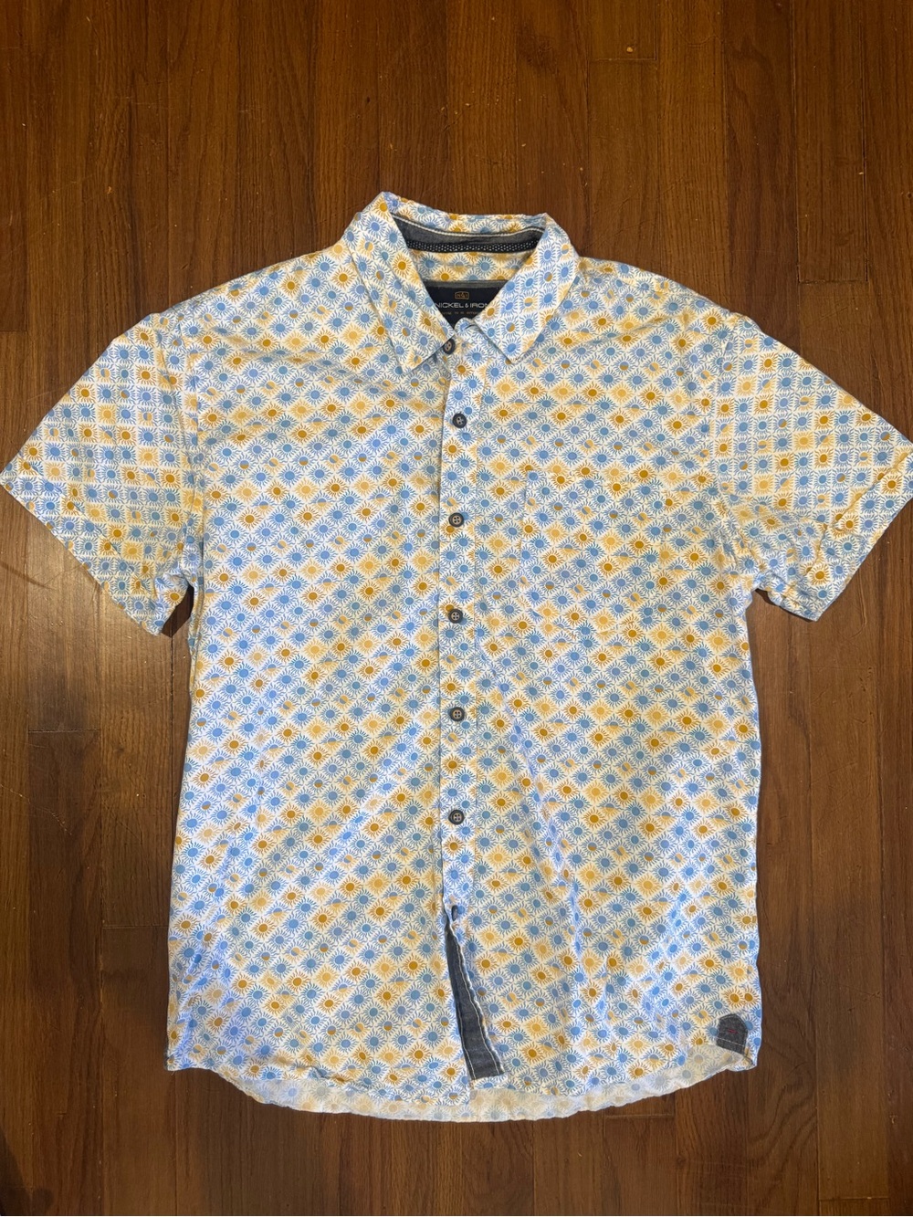 Casual Short-Sleeve Button-Down Shirt in Blue & Yellow Diamond Print